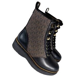 NIB! MICHAEL KORS! BLACK/BROWN GENUINE LEATHER LACED, SIDE ZIP ANKLE BOOTS! 5.5M